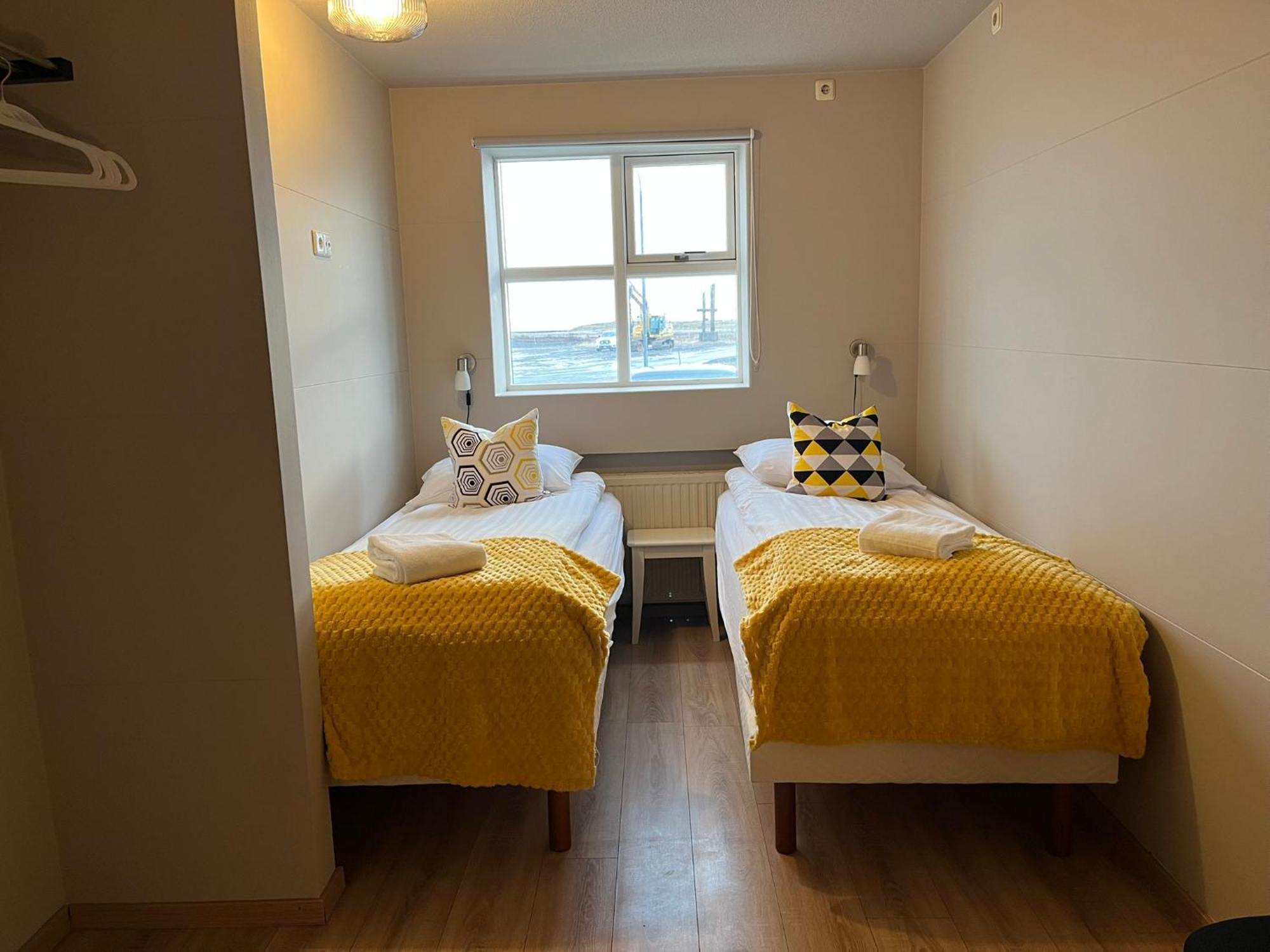 Guesthouse Hvammur By The Harbour هوفن المظهر الخارجي الصورة