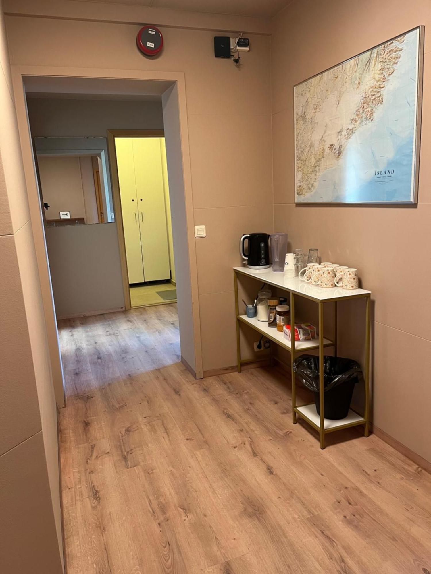 Guesthouse Hvammur By The Harbour هوفن المظهر الخارجي الصورة